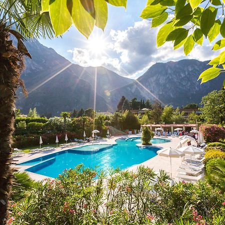Astoria Resort Riva del Garda Esterno foto